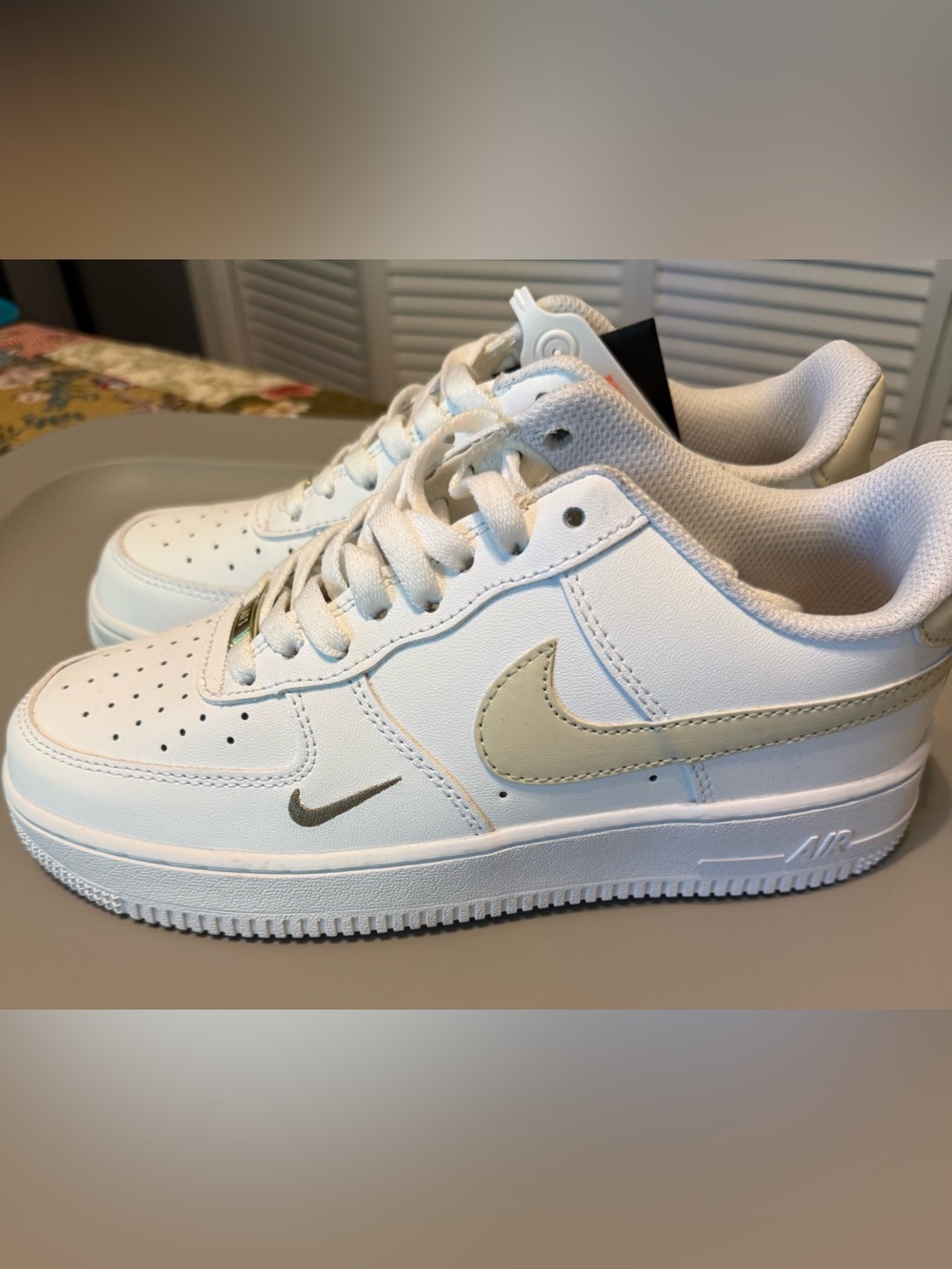 Nike Air Force 1 tennis shoes - Picture 3 of 4